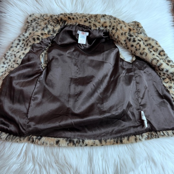 Joe Fresh Leopard Print Fur Vest Size 5T Animal Print Faux Fur - Picture 7 of 7